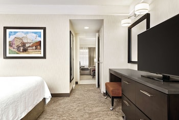 Suite, 1 King Bed, Accessible, Non Smoking