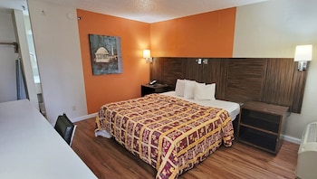 Standard Room, 1 King Bed, Non Smoking, Refrigerator & Microwave