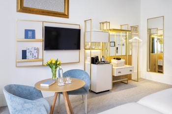 Premium King Room