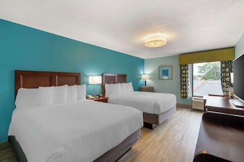 Standard Room, 2 Queen Beds, Non Smoking, Refrigerator & Microwave