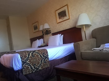 Two Double Beds with Sofa
