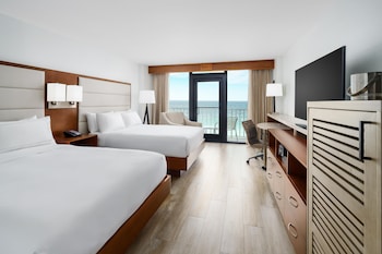 Room, 2 Queen Beds, Mobility Accessible, Balcony (Gulf View, Roll in Shower)