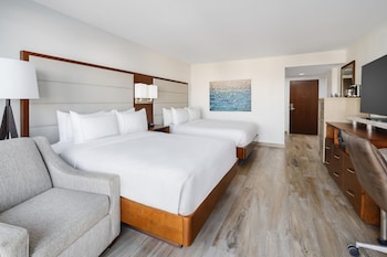Room, 2 Queen Beds, Mobility Accessible, Balcony (Gulf View, Roll in Shower)