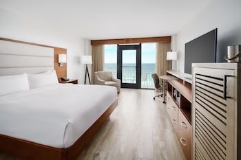Room, 1 King Bed, Mobility Accessible, Balcony (Balcony, Gulf View)