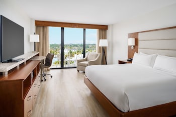 Room, 1 King Bed, Balcony, City View