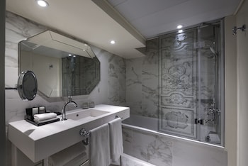 Junior Suite, 1 King Bed