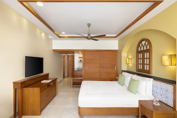 Superior Room, 1 King Bed, Garden View