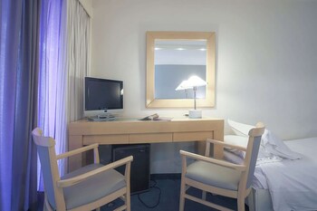 Family Room, 3 Twin Beds, Non Smoking (with Sofabed)