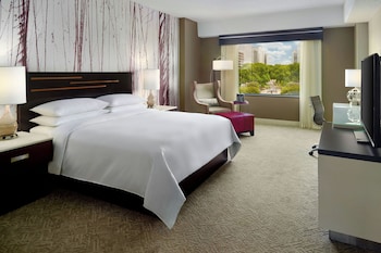 Room, 1 King Bed, Garden View