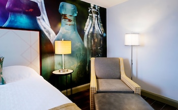Standard Room, 1 King Bed (High Floor)