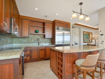 Condo, 2 Bedrooms, Oceanfront (E103)