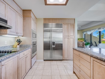 Condo, 2 Bedrooms, Oceanfront (A204)