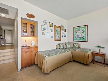 Condo, 2 Bedrooms, Oceanfront (G105)