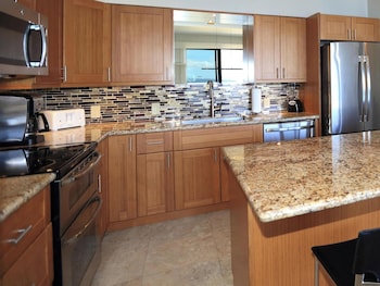Condo, 2 Bedrooms, Oceanfront (G203)