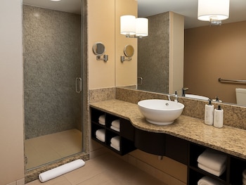 Suite, 1 King Bed (CEO)