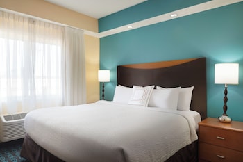 Room, 1 King Bed (Mobility Accessible, Roll-In Shower)