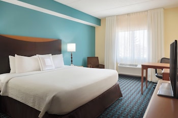 Room, 1 King Bed (Mobility Accessible, Roll-In Shower)