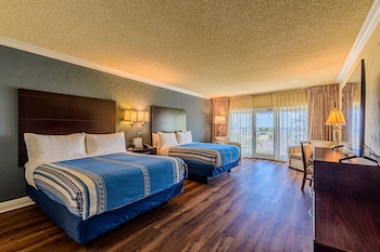 2 Queen Beds, Superior Room, Balcony, Bay View, Non-Smoking