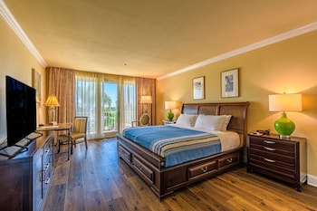 1 King Bed, Superior Room, Balcony, Bay View, Non-Smoking