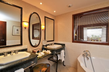 Premium Room, 1 King Bed, Ocean View