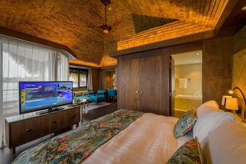 Premium Bungalow, 1 King Bed, Overwater (Moorea Island View)
