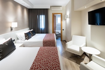 Family Room (2 adults + 2 children)