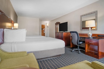 Standard Room, 2 Queen Beds, Non Smoking, Refrigerator