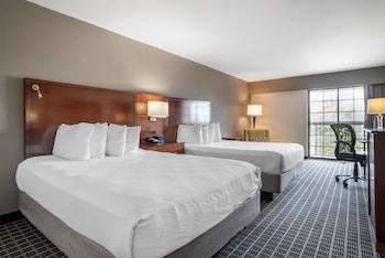 Standard Room, 2 Queen Beds, Non Smoking, Balcony (2nd Floor)