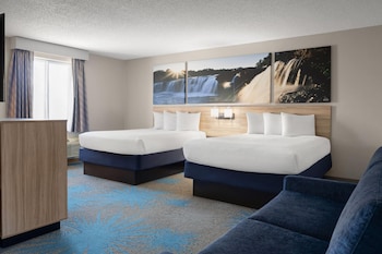 Deluxe Room, Multiple Beds, Non Smoking