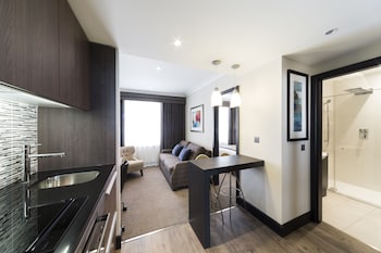 Deluxe One Bedroom Suite (2 twin beds)