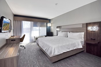 Standard Room, 1 King Bed, Balcony