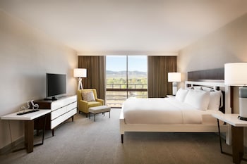 Presidential Suite, 1 King Bed, Microwave