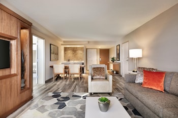 Presidential Suite, 1 King Bed, Microwave