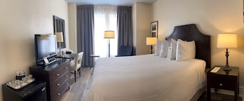 Standard Room, 1 Queen Bed (Hearing Impaired, No Air Conditioning)