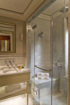 Deluxe Golden Horn Side Room with King Bed