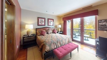 Luxury Condo, Multiple Bedrooms (Platinum)