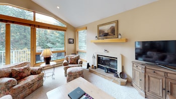 Luxury Condo, 1 Bedroom (Platinum)