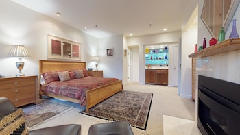 Luxury Condo, 3 Bedrooms (Platinum)
