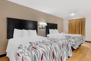 Deluxe Room, 2 Queen Beds, Smoking