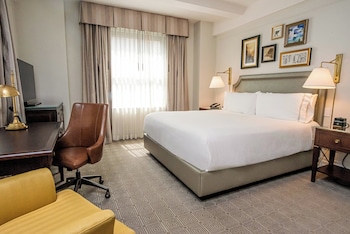 Premium Room, 1 King Bed, City View
