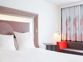 Superior Room, 1 Queen Bed (Premium)