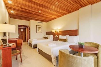 Room, 2 Double Beds (City or Courtyard View)