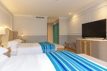 Premium Room, 2 Queen Beds, Non Smoking (City or Garden View)