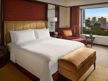 Premier Room, 1 King Bed, Bathtub (Selection)
