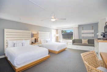 Queen Jr. Suite