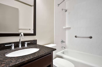 Room, 2 Queen Beds, Accessible, Non Smoking (Mobility)
