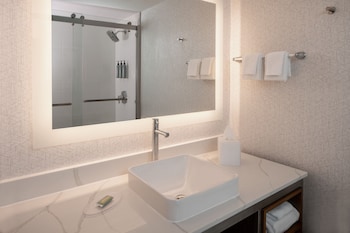 Room, 2 Queen Beds (Poolside, Pool Access)