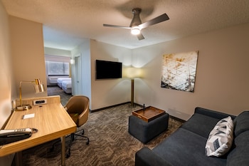 Suite, Multiple Beds (Mobility/Hearing Accessible, Tub)