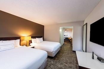 Suite, Multiple Beds (Mobility/Hearing Accessible, Tub)