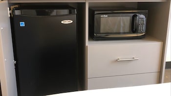 Standard Room, 1 King Bed, Accessible (Communication Accessible)